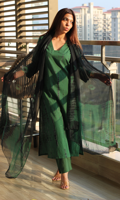 Deep Green & Black Tie & Dye Kurta, Shibori Chiffon Dupatta & Cotton Pants