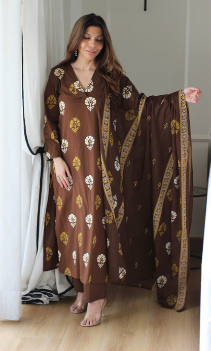 Hazelwood Phool Print Cotton Kurta, Dupatta & Pants