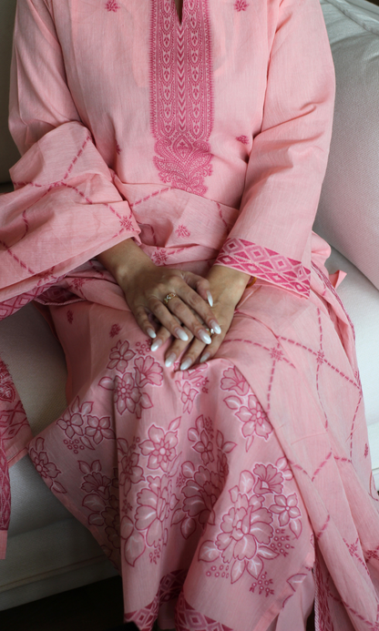 Pink Loom Woven Kurta , Dupatta & Cotton Pants
