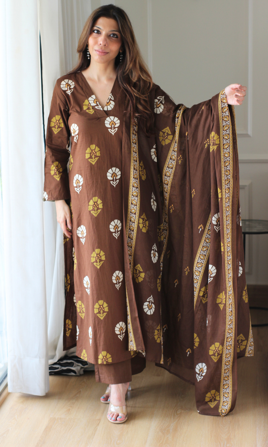 Hazelwood Phool Print Cotton Kurta, Dupatta & Pants