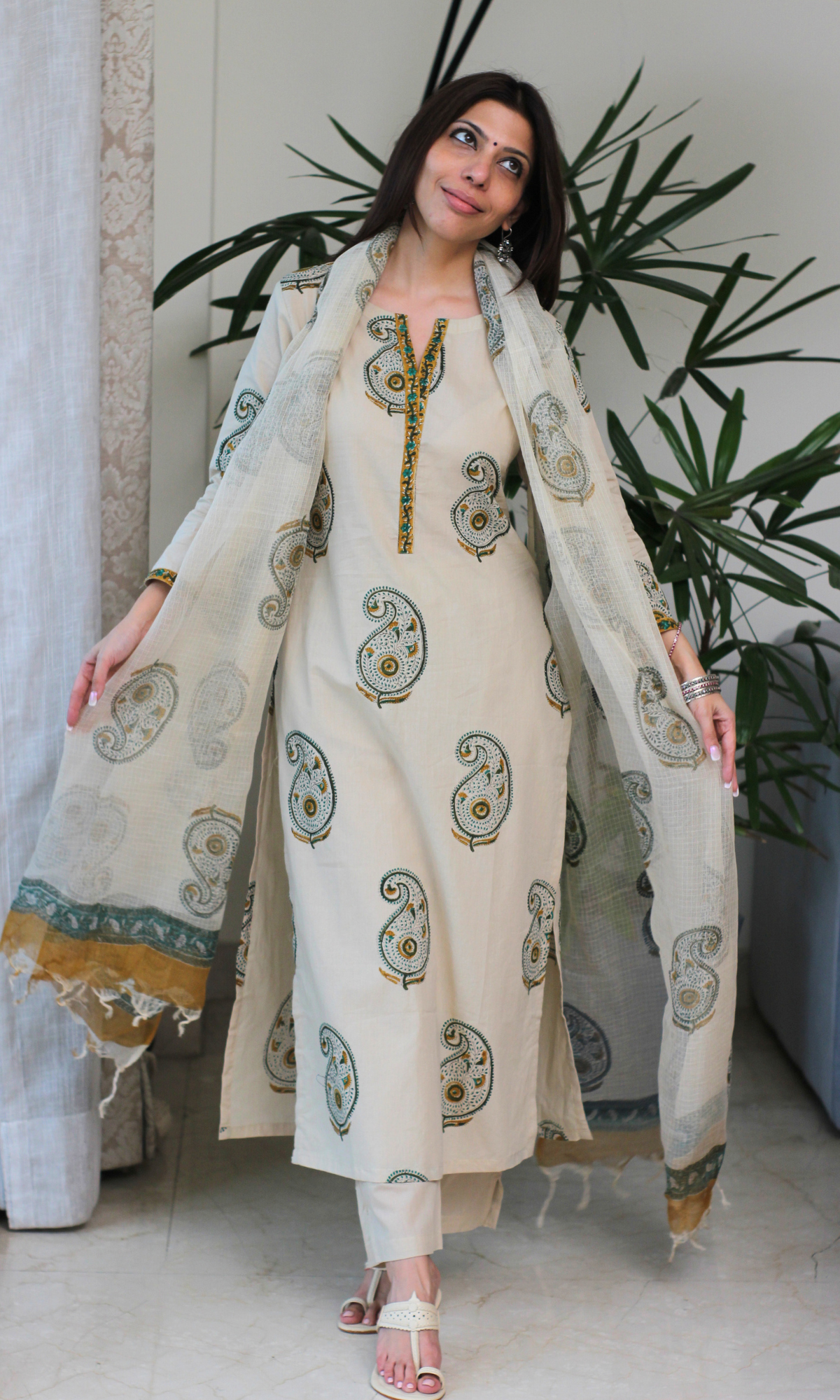 Saira Nargis Paisley Print Kurta, Kota Dupatta & Cotton Pants