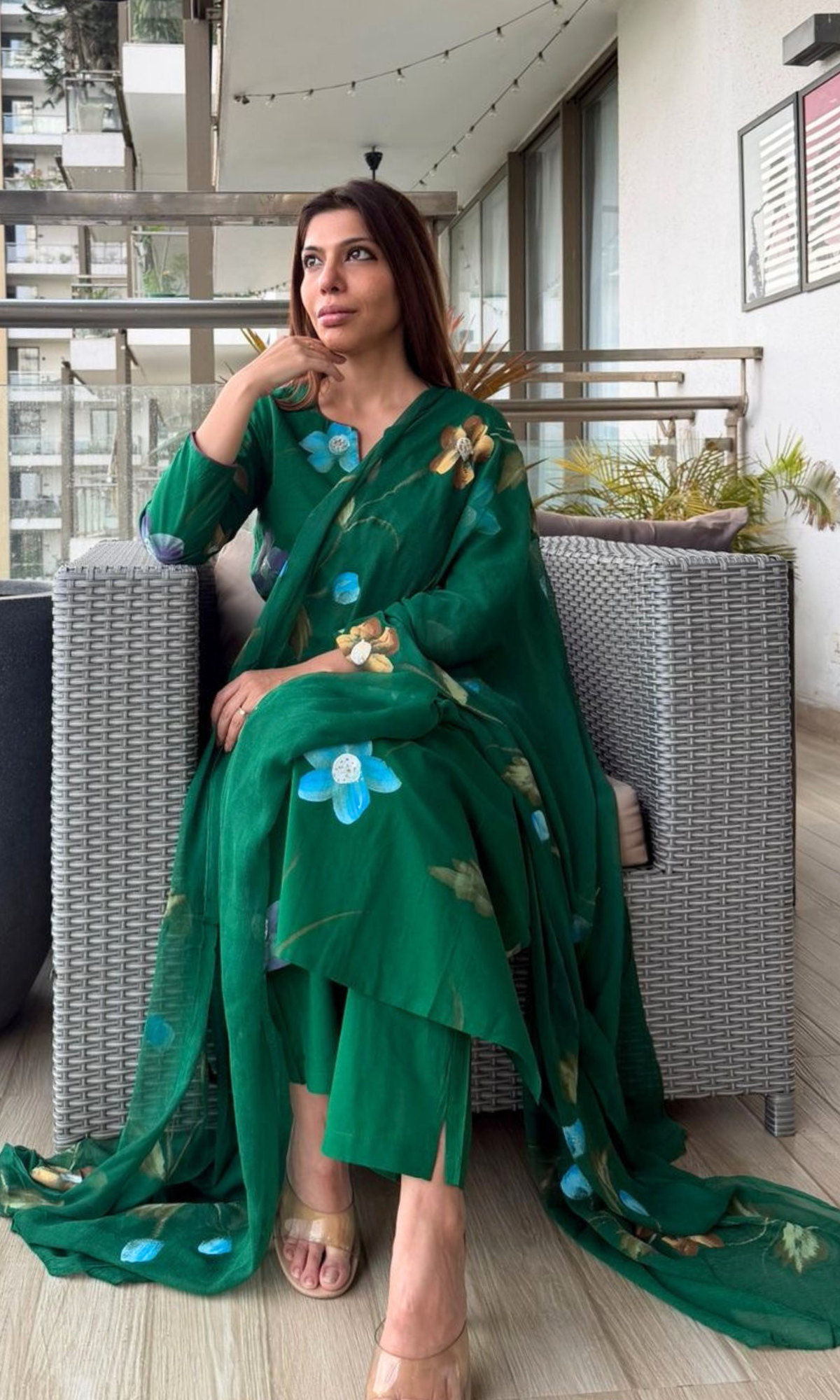 Jewel Green Hand Brush Painted Kurta, Chiffon Handpainted Dupatta & Cotton Pants