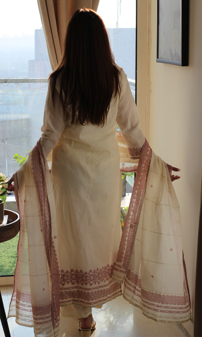 Cotton Off White & Red Woven Thread Work Kurta and Dupatta