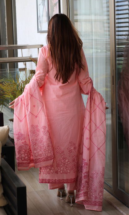 Pink Loom Woven Kurta , Dupatta & Cotton Pants