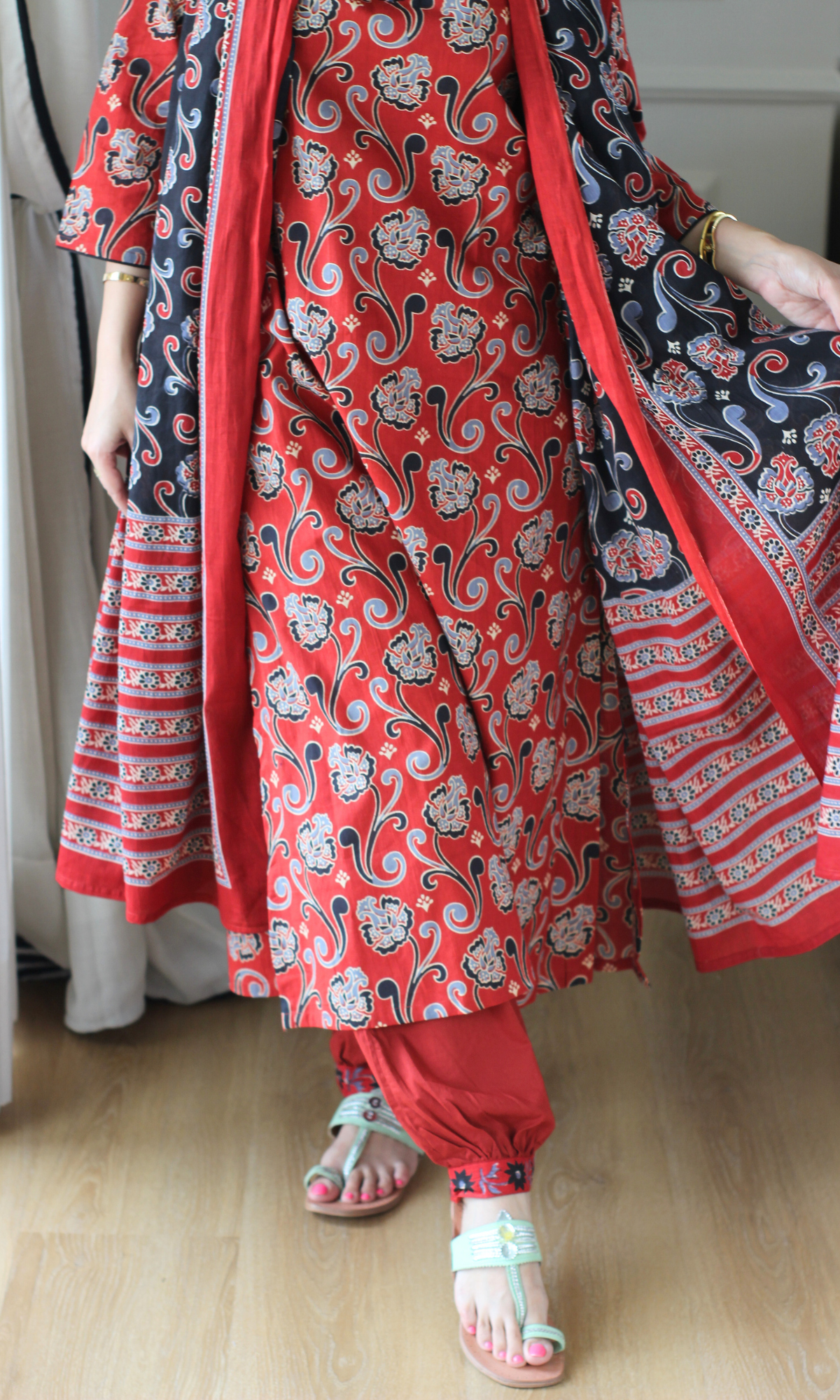 Nazma Lal Sanganeri Print Cotton Kurta,Dupatta & Cotton Pants