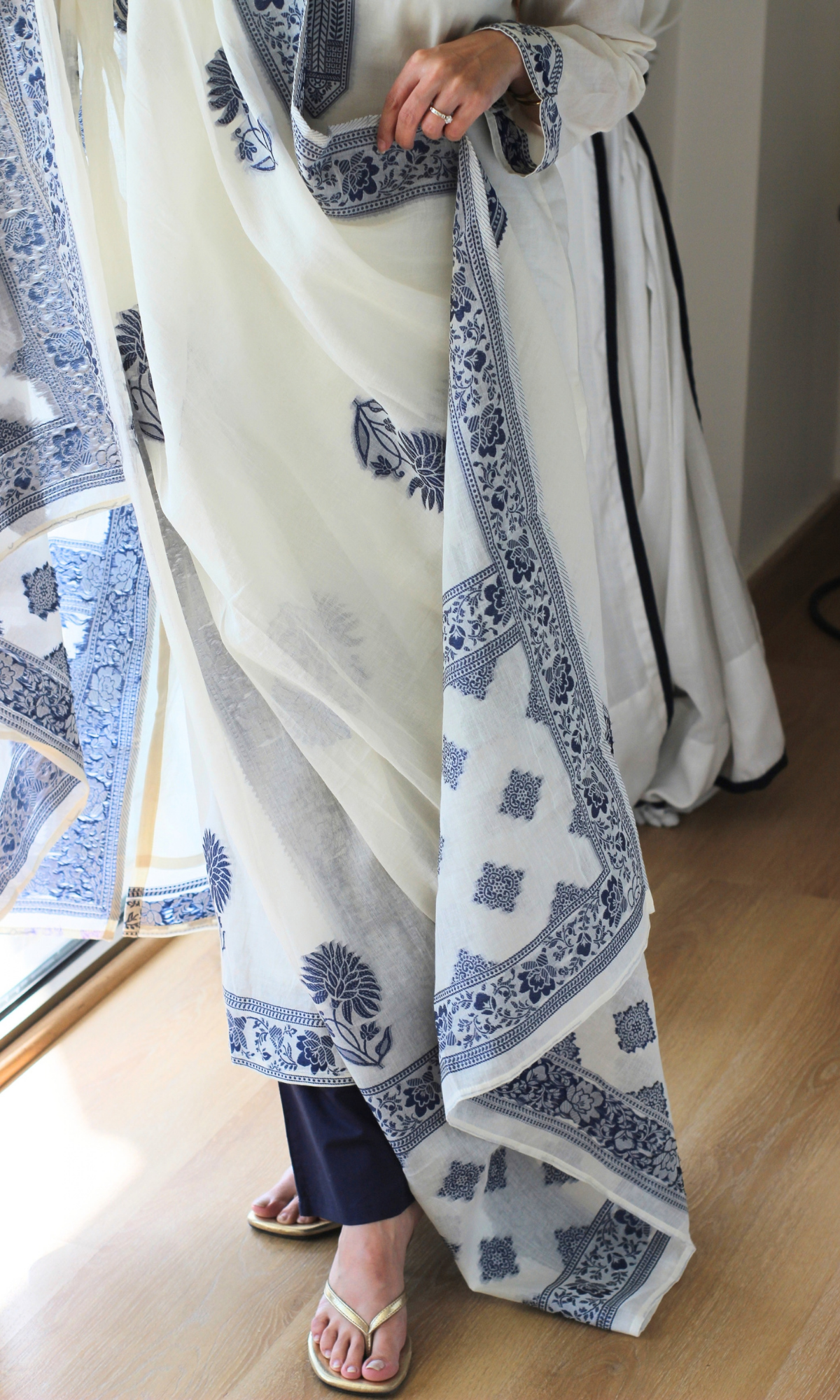 Navy Blue Mughal Loom Woven Kurta , Dupatta & Cotton Pants