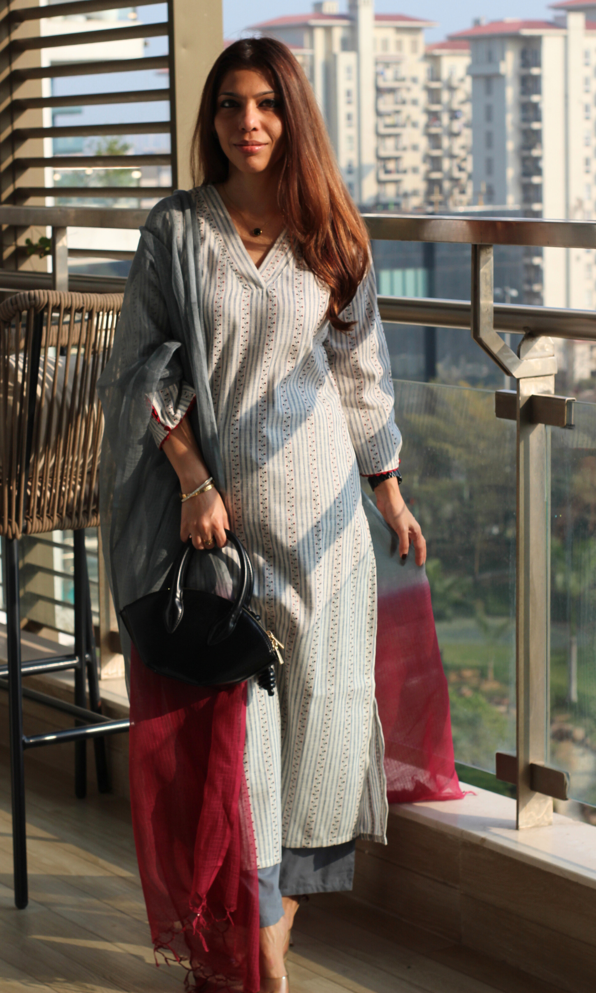 Cream Hazy Pink Woven Vertical Lines Kurta , Cotton Pants & Kota Doria Ombre Dupatta