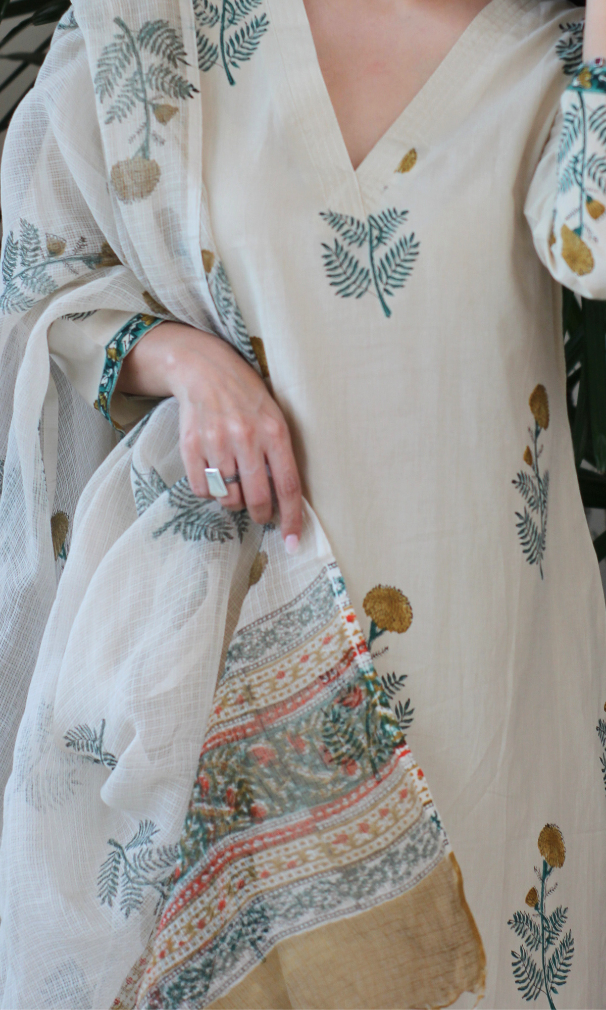 Saira Sunehri Mughal Print Kurta, Kota Dupatta & Cotton Pants