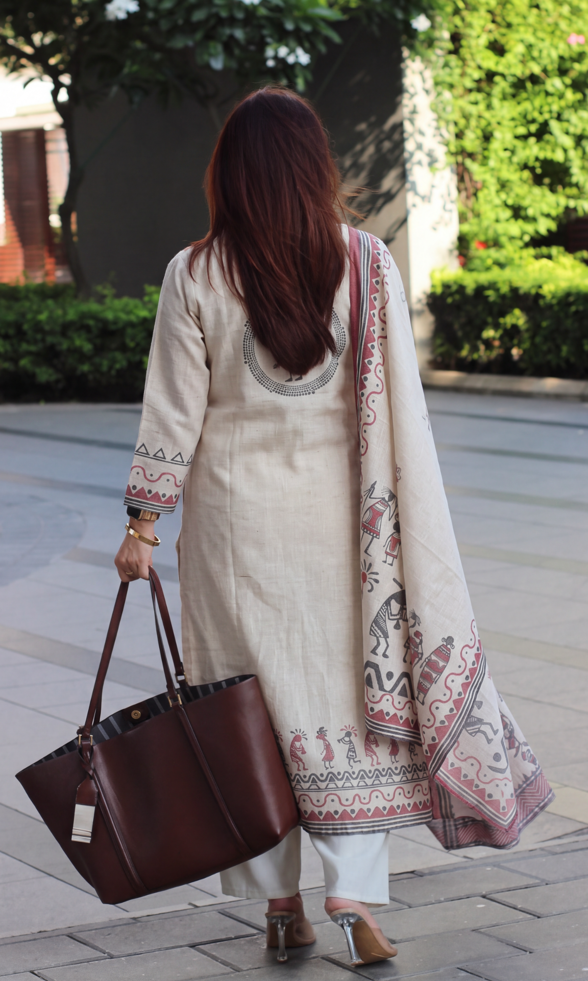 Vaari Linen Blend Printed Kurta, Dupatta & Cotton Pants