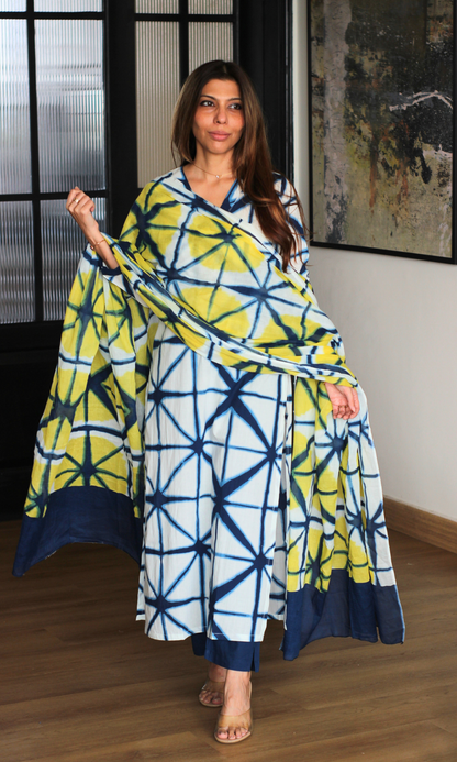 Shibori Sunburst Kurta, Dupatta & Cotton Pants