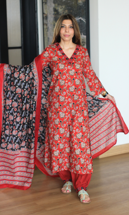 Nazma Lal Sanganeri Print Cotton Kurta,Dupatta & Cotton Pants