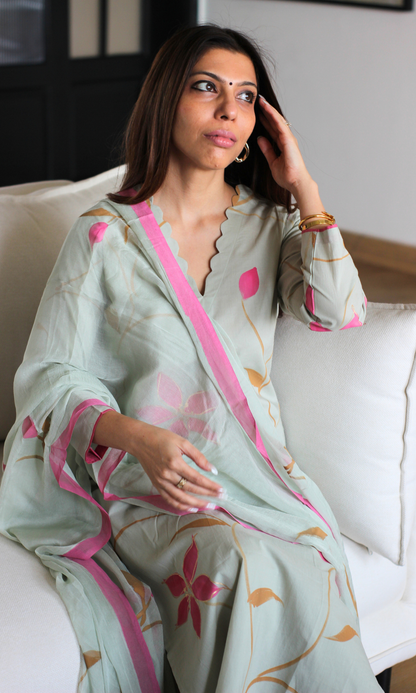 Powder Mist & Pink Handbrush Painted Kurta, Chiffon Handpainted Dupatta & Cotton Pants