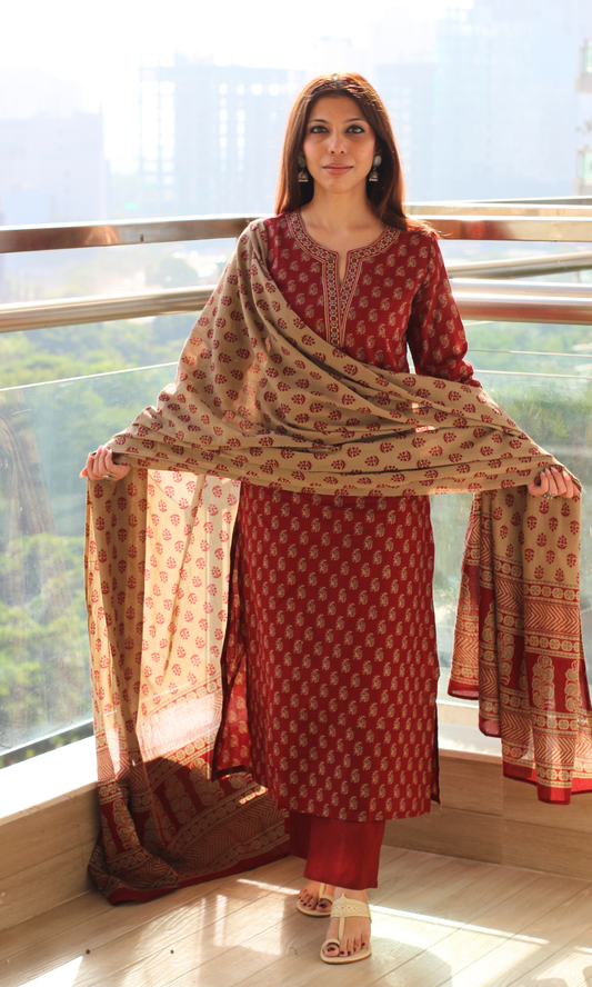 Ruhani Maroon Printed Kurta, Dupatta & Cotton Pants