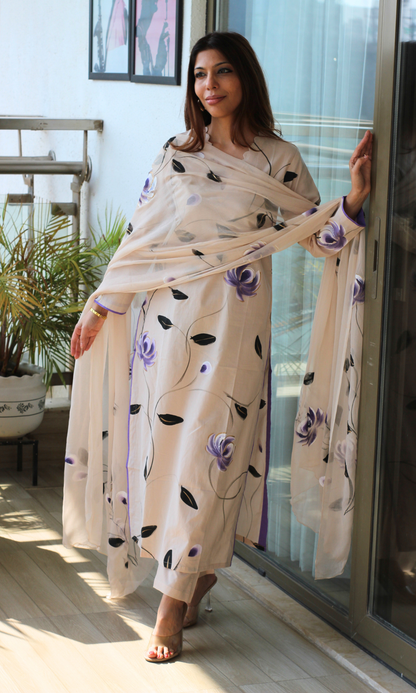 Powder Beige Purple Hand brush Painted Kurta, Chiffon Handpainted Dupatta & Cotton Pants