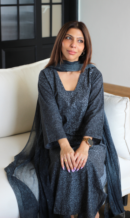 Cotton Graphite Glow African Shibori Kurta, Chiffon Dupatta & Cotton Pants