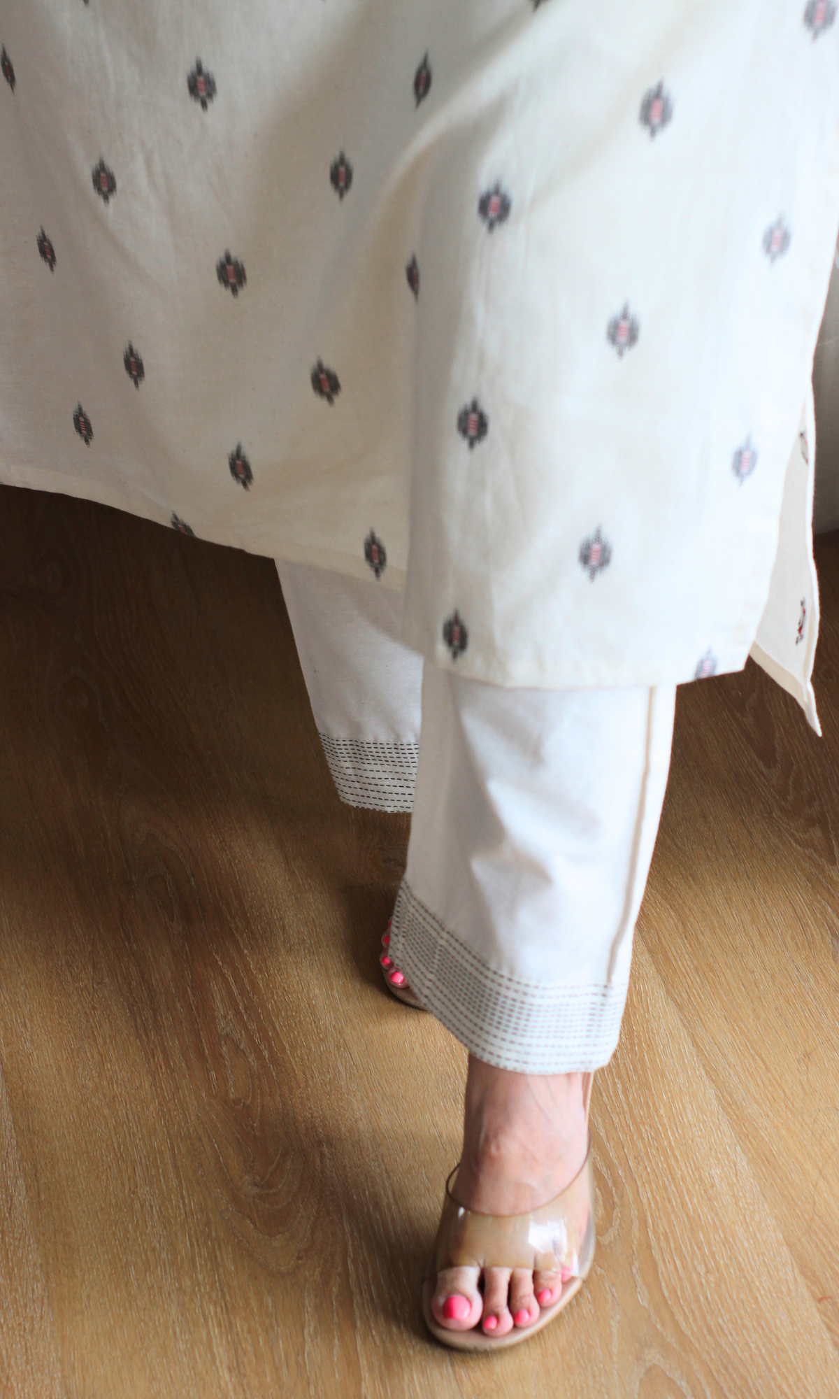 Samaria Cotton Dobby Collared Kurta with Pants