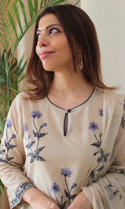 Saira Nilofar Boota Print Kurta, Kota Dupatta & Cotton Pants