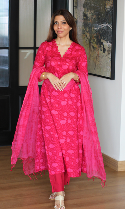 Fuschsia Love Dabu Texture Cotton Kurta, Pant & Kota Doria Shibori Dupatta