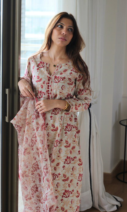 Saira Lal Handblock Print Kurta, Cotton Pants & Kota Doria Handblock Print Dupatta