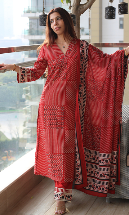 Red Checkered Printed Kurta , Dupatta & Cotton Pants