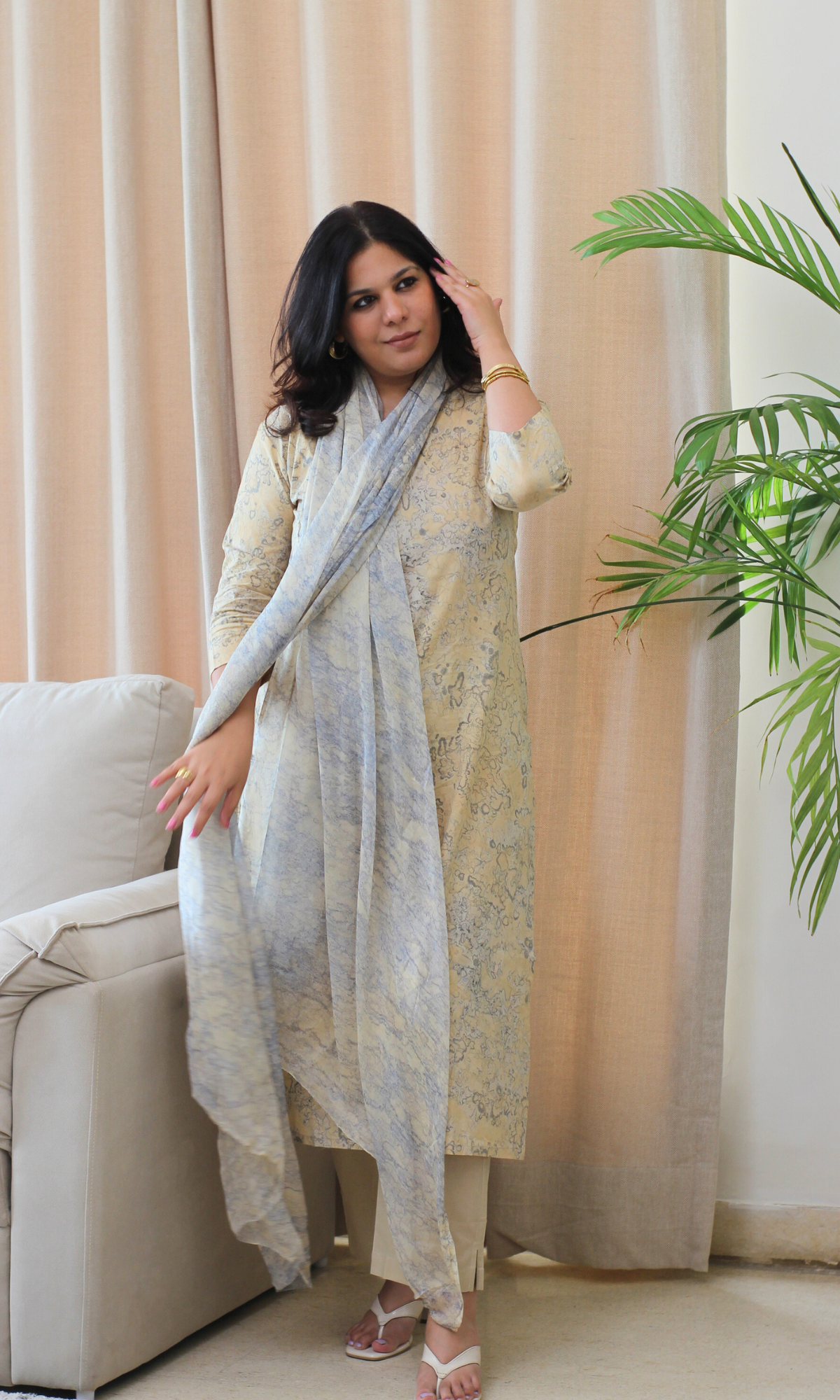Cotton Hazy Beige African Shibori Kurta, Chiffon Dupatta & Cotton Pants