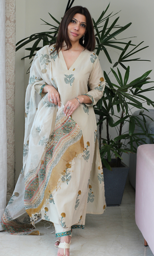 Saira Sunehri Mughal Print Kurta, Kota Dupatta & Cotton Pants