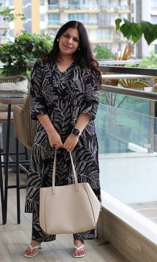 Black Dotted Leafy Print Pleated Kurta & Pant