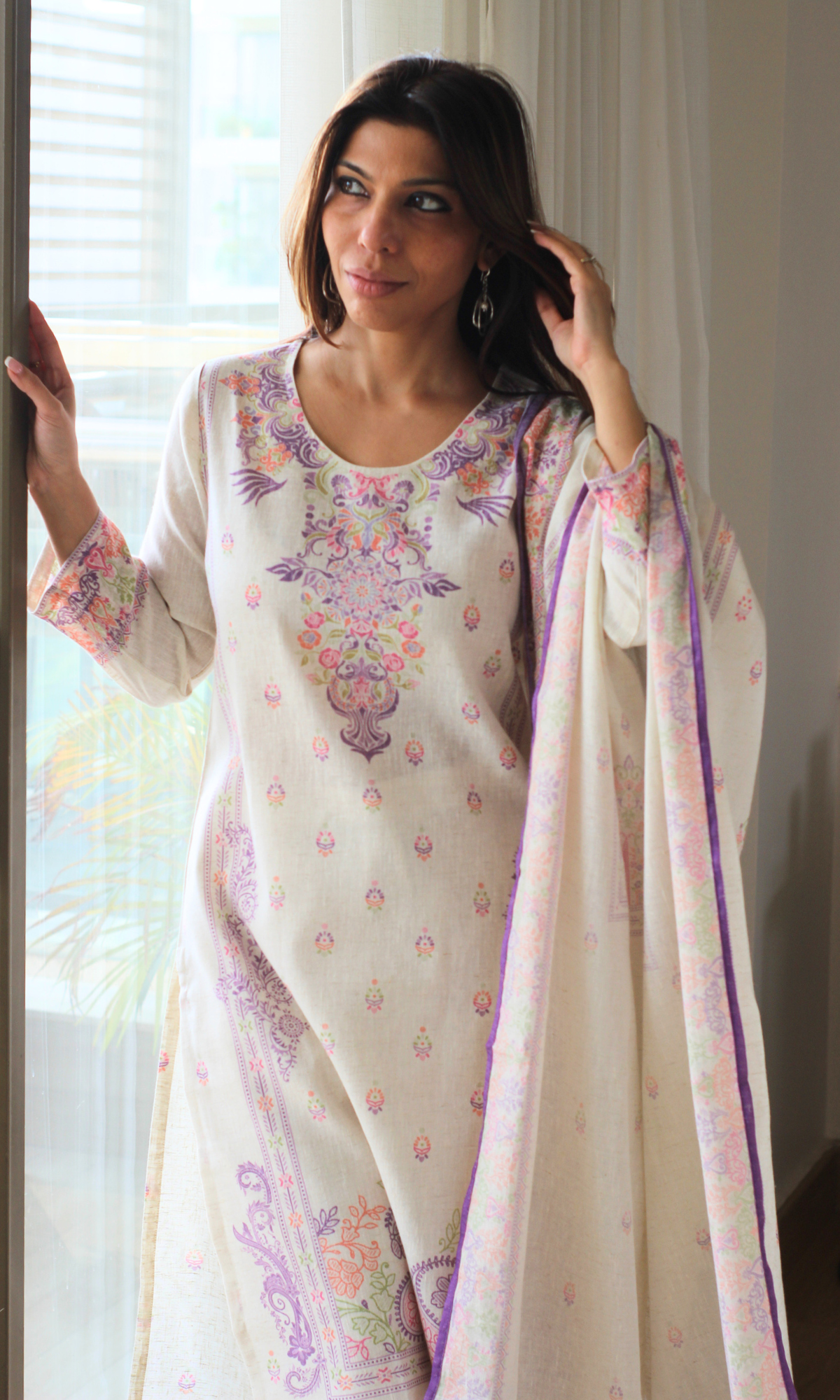 Linen Blend Kala Lavender & Pink Thread Woven Kurta, Dupatta & Cotton Pants