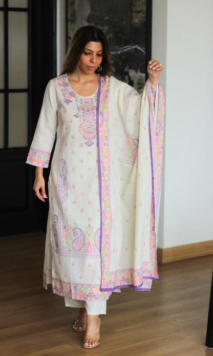 Linen Blend Kala Lavender & Pink Thread Woven Kurta, Dupatta & Cotton Pants