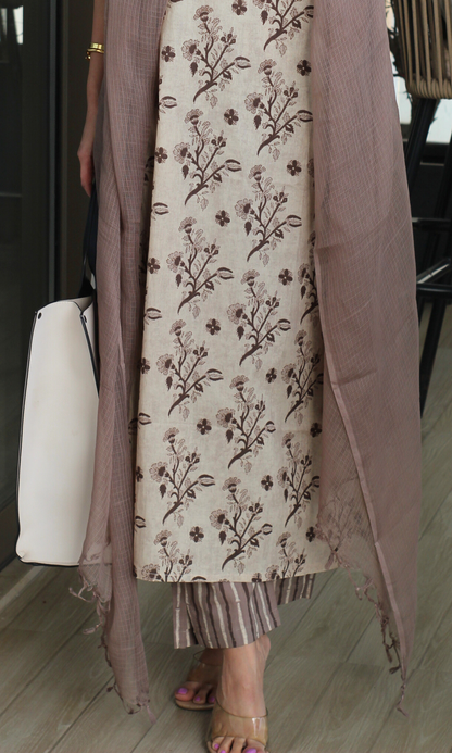 Cotton Stone Dabu Print Half Sleeves Kurta, Pants and Kota Doria Dupatta