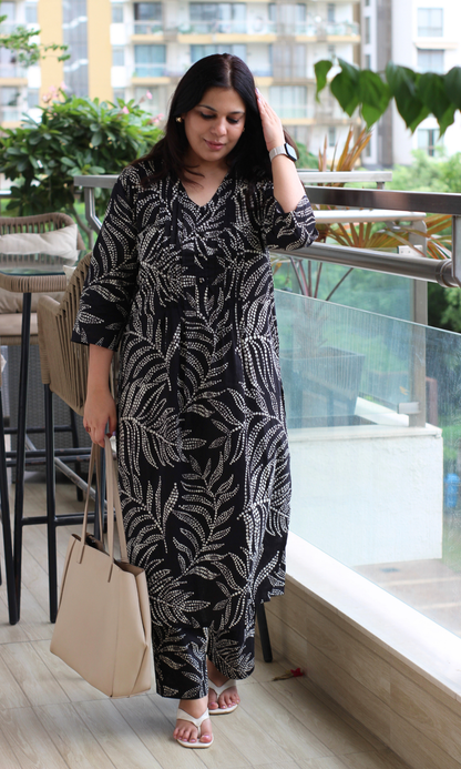 Black Dotted Leafy Print Pleated Kurta & Pant