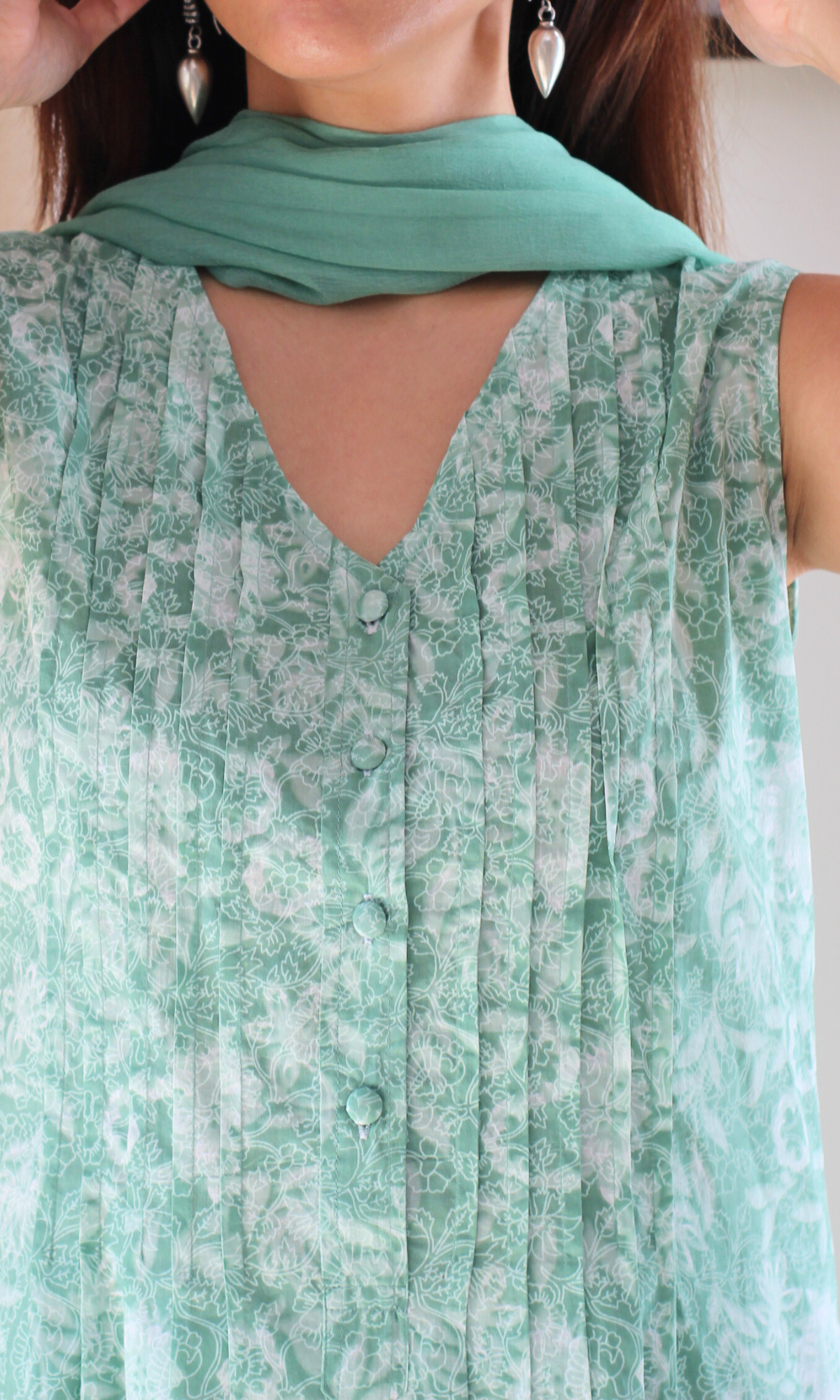 Pastel Green Pintex Neck Sleeveless Kurta, Pant & Chiffon Dupatta