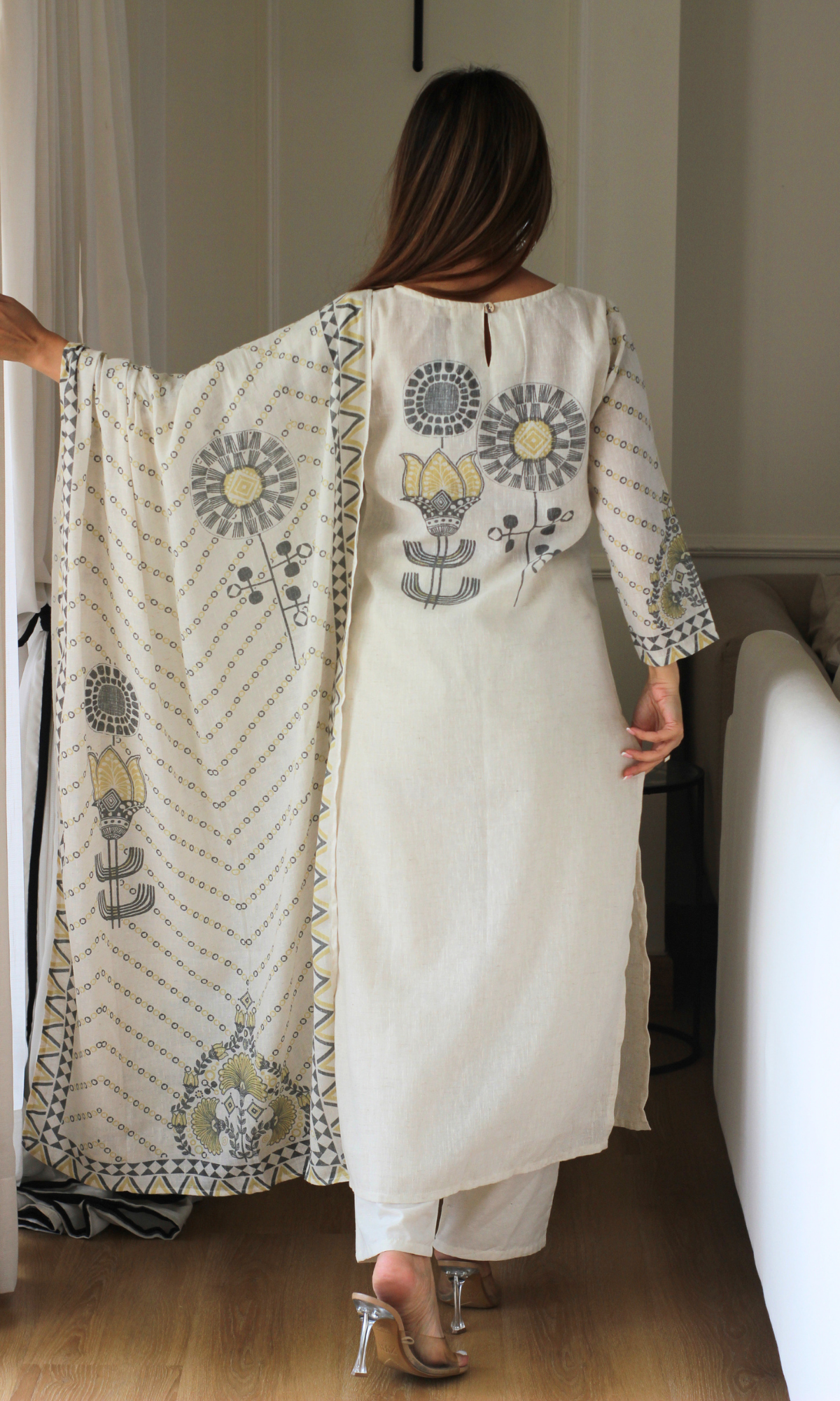 Off white motif print Linen Blend Kurta, Dupatta & Cotton Pants
