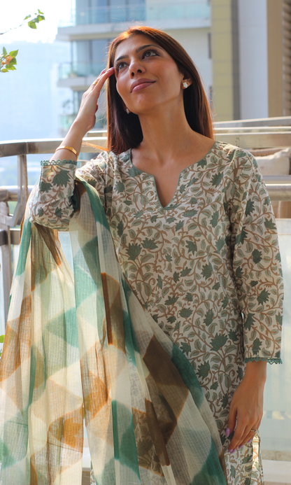 Gul Sage Printed Kurta, Solid Pants & Lehariya Kota Dupatta
