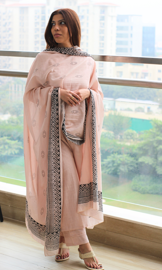 Cotton Slub Ballet Pink Suit with Mul Line Wave Dupatta