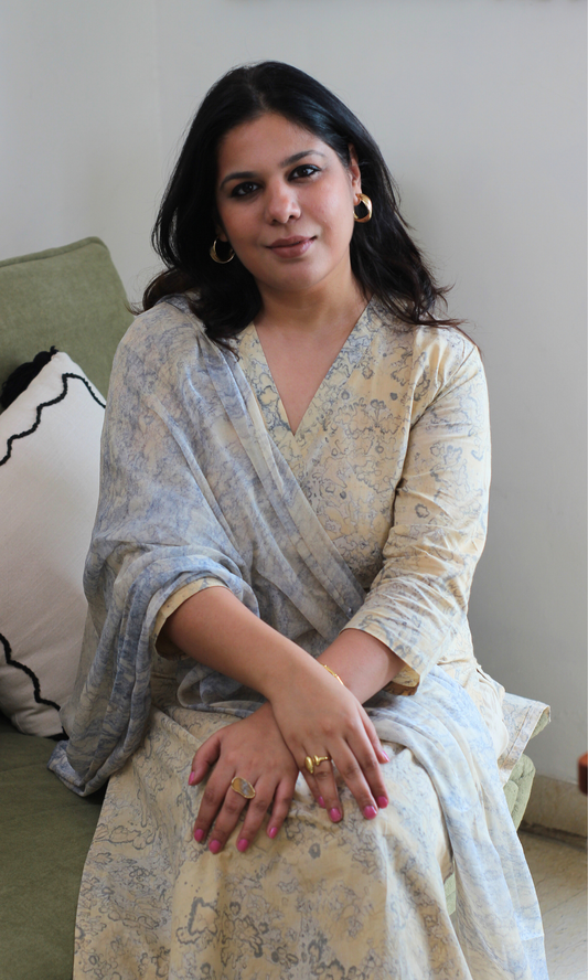 Cotton Hazy Beige African Shibori Kurta, Chiffon Dupatta & Cotton Pants