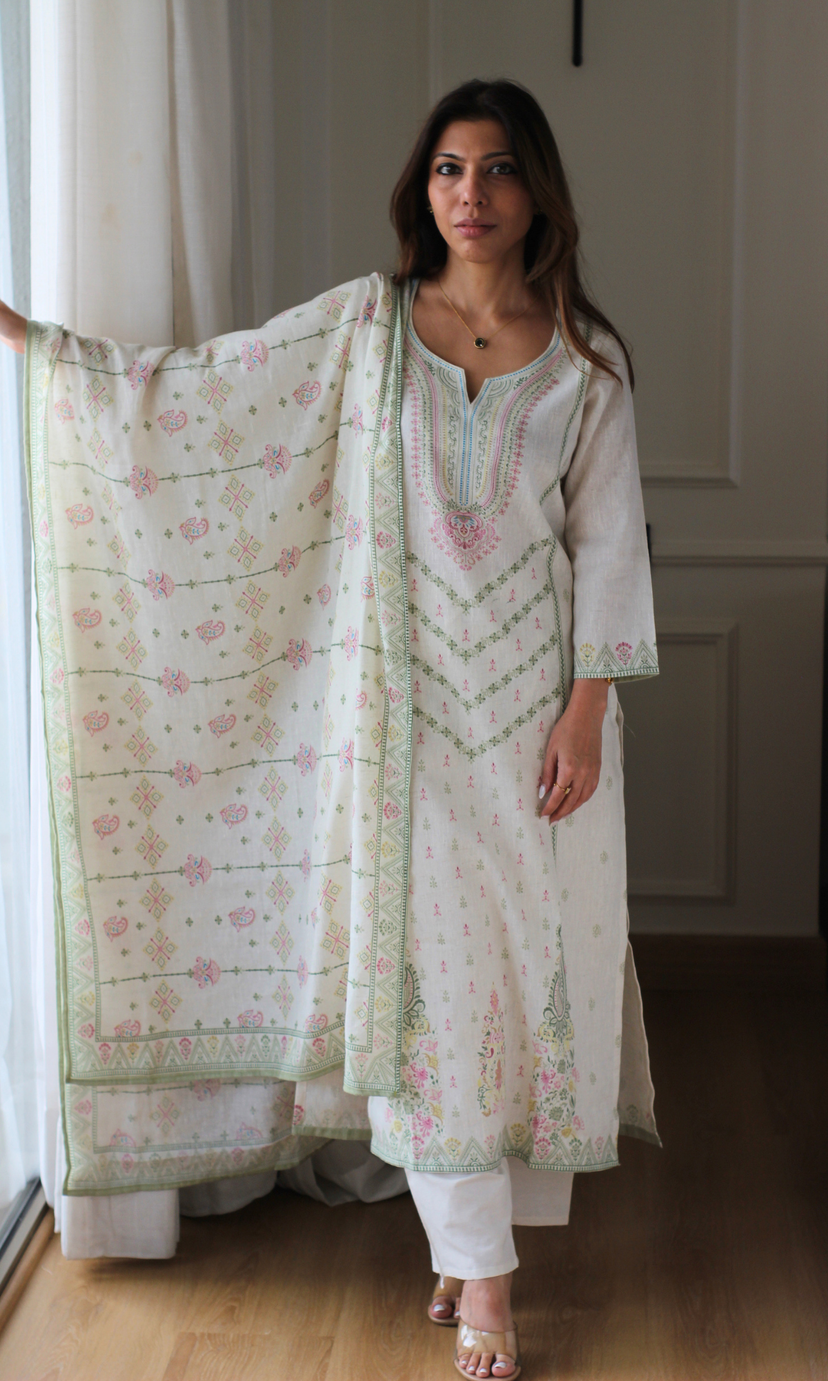 Linen Blend Kala Bottle Green Thread Woven Kurta, Dupatta & Cotton Pants