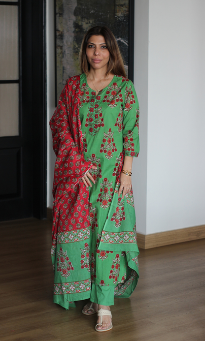 Parrot Green Mughal Print Kurta , Dupatta & Cotton Pants