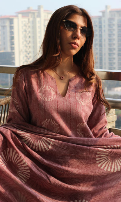 Duskmauve Linen Woven Lurex Printed Kurta, Dupatta & Cotton Pants