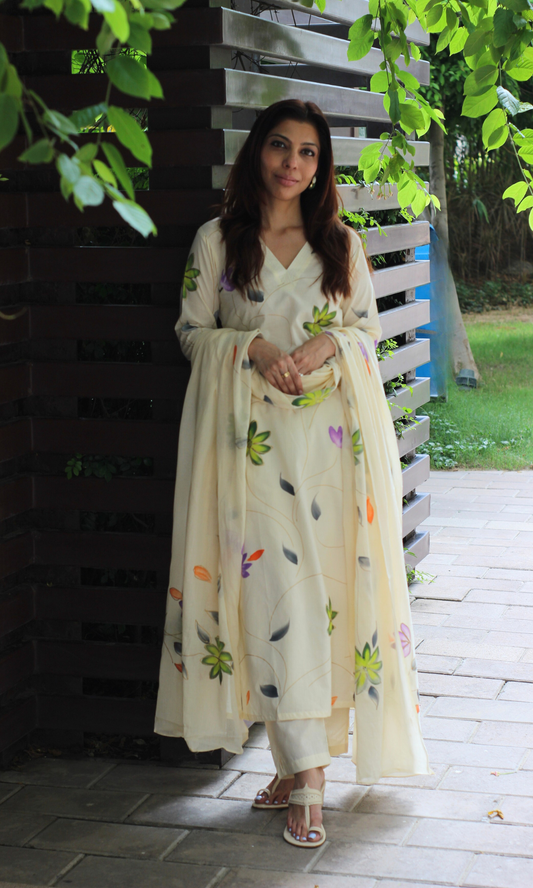 Ivory Bloom Cotton Hand Brush Kurta , Dupatta & Cotton Pants