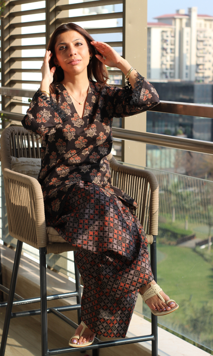 Black Noor Laced Kurta & Farshi Salwaar