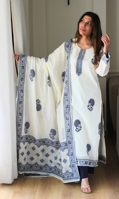 Navy Blue Mughal Loom Woven Kurta , Dupatta & Cotton Pants