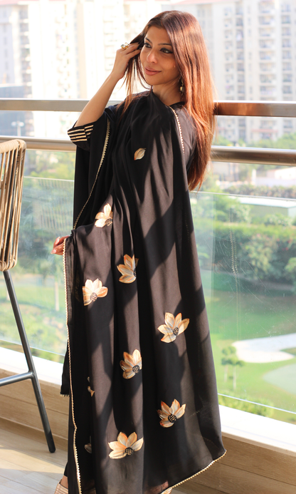 Kajal Sufiyana Muslin Silk Suit with Muslin Hand Brush Painted Dupatta