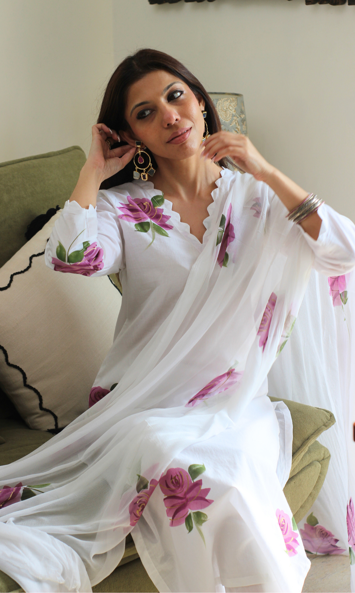 Cotton White Gulaab Handbrush Painted Kurta, Pant & Chiffon Handpainted Dupatta