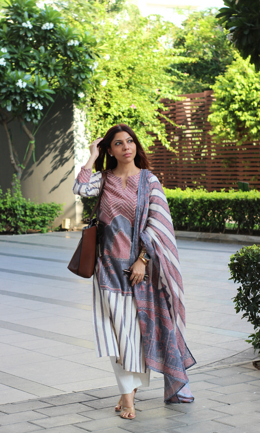 Linen Blend Mauve Sutra Print Kurta, Dupatta & Linen Blend Pants