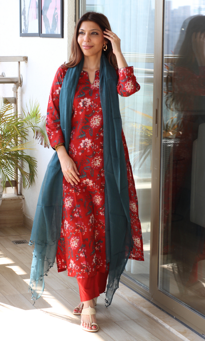Red Garden Printed Kurta, Cotton Pants & Kota Doria Dupatta