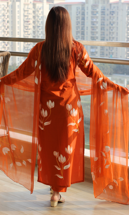 Zafran Handbrush Painted Kurta, Cotton Pants & Chiffon Handpainted Dupatta