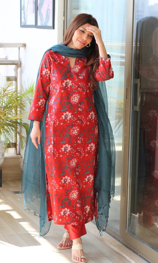 Red Garden Printed Kurta, Cotton Pants & Kota Doria Dupatta