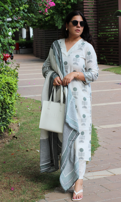 Linen Blend Off White Leaf Print Kurta, Dupatta & Cotton Pants