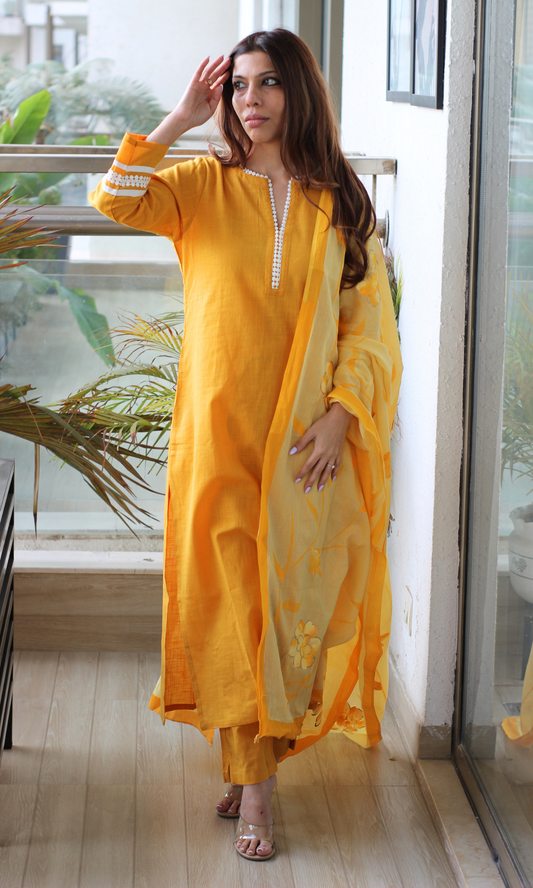 Mango Slub Laced Kurta, Pant & Mul Handpainted Dupatta